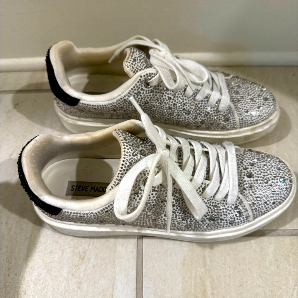 Steve Madden CHILLS Rhinestone sneakers